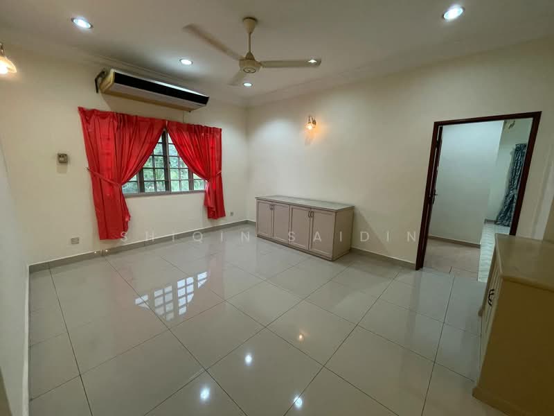 Rumah Berkembar untuk Dijual di Seksyen 9 (Shah Alam) - Shiqin Saidin - Living Room - PropertyGuru.com.my