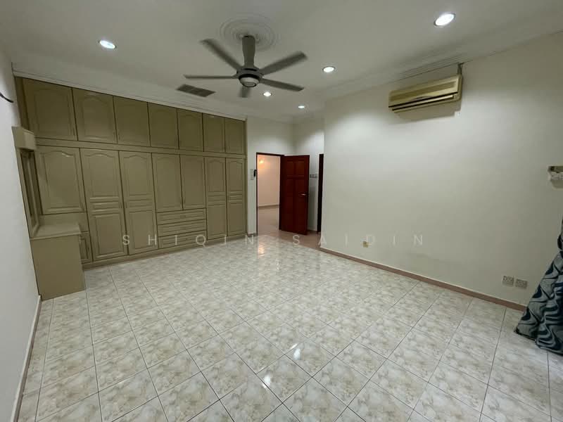 Rumah Berkembar untuk Dijual di Seksyen 9 (Shah Alam) - Shiqin Saidin - Bedroom - PropertyGuru.com.my