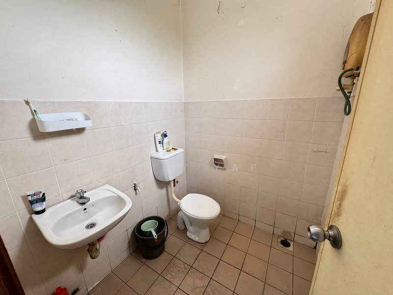 2-storey Terraced House for Sale in Taman Pelangi (Rawang) - Andy Yap - Bathroom - PropertyGuru.com.my