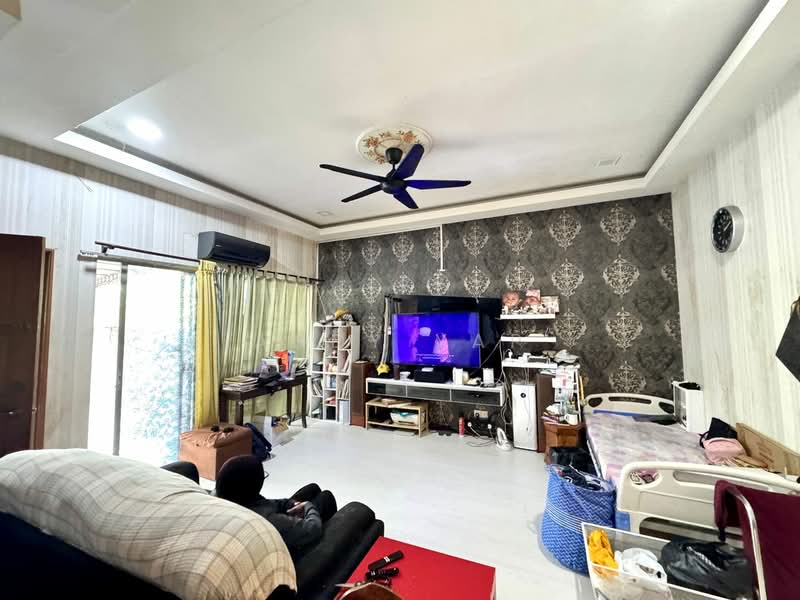 2-storey Terraced House for Sale in Taman Pelangi (Rawang) - Andy Yap - Living Room - PropertyGuru.com.my