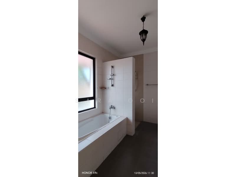 Semi-Detached House for Sale in Glenmarie Cove (Klang) - Sara Ooi - Bathroom - PropertyGuru.com.my