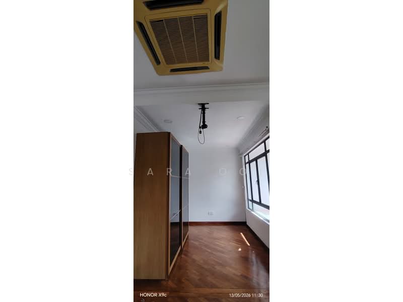 Semi-Detached House for Sale in Glenmarie Cove (Klang) - Sara Ooi - Walk in Wardrobe section - PropertyGuru.com.my