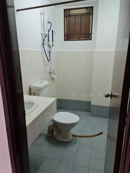 Apartment for Rent at Pangsapuri Jati 2 - Jenny Wong - Bathroom - PropertyGuru.com.my