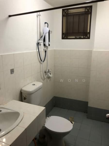 Apartment for Rent at Pangsapuri Jati 2 - Jenny Wong - Bathroom - PropertyGuru.com.my