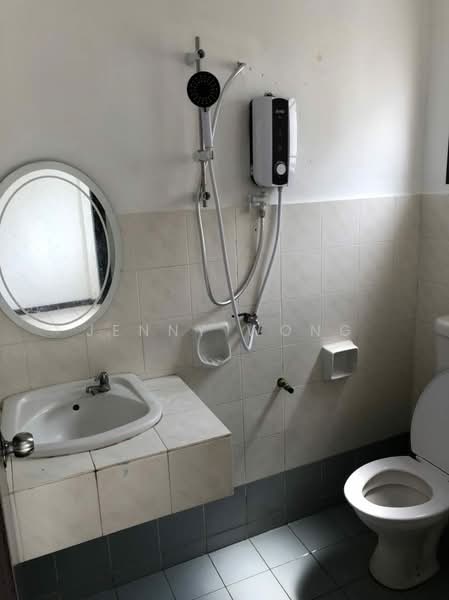Apartment for Rent at Pangsapuri Jati 2 - Jenny Wong - Bathroom - PropertyGuru.com.my