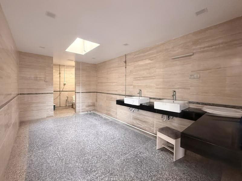 Semi-Detached House for Sale in Taman Melawati (Ulu Kelang) - Athikah Zainal - Bathroom - PropertyGuru.com.my