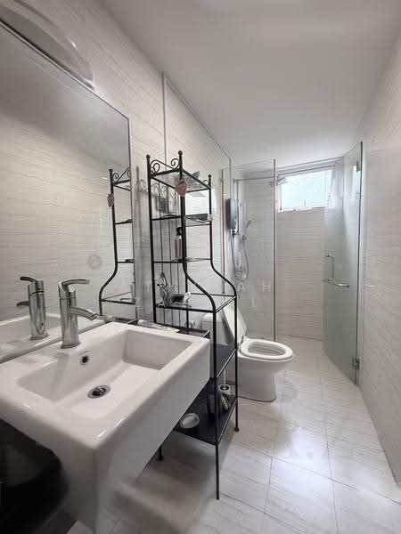 Semi-Detached House for Sale in Taman Melawati (Ulu Kelang) - Athikah Zainal - Bathroom - PropertyGuru.com.my