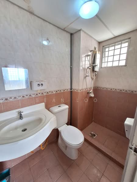 Kondominium untuk Dijual di Ketumbar Hill - Sean Loo - Bathroom - PropertyGuru.com.my