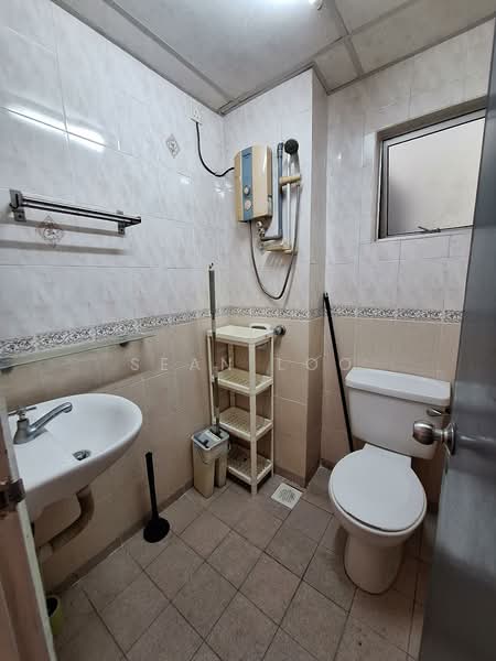 Kondominium untuk Dijual di Ketumbar Hill - Sean Loo - Bathroom - PropertyGuru.com.my