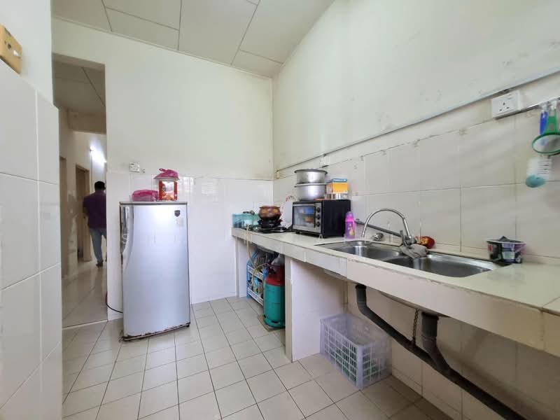 1-storey Terraced House for Sale in Taman Saujana Meru (Kapar) - Shiqin Saidin - Kitchen - PropertyGuru.com.my