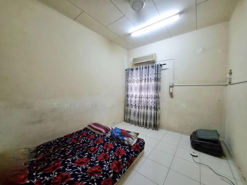 1-storey Terraced House for Sale in Taman Saujana Meru (Kapar) - Shiqin Saidin - Bedroom - PropertyGuru.com.my