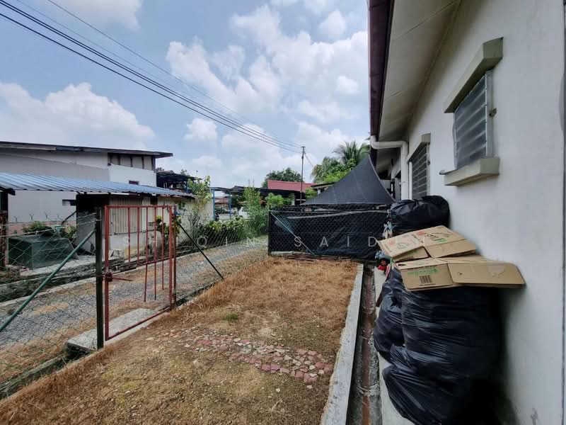 1-storey Terraced House for Sale in Taman Saujana Meru (Kapar) - Shiqin Saidin - Exterior - PropertyGuru.com.my