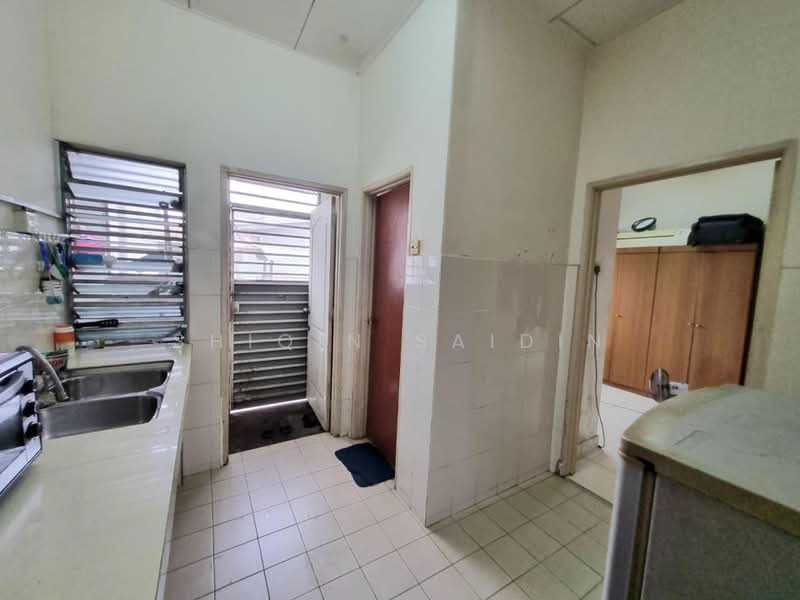 1-storey Terraced House for Sale in Taman Saujana Meru (Kapar) - Shiqin Saidin - Kitchen - PropertyGuru.com.my