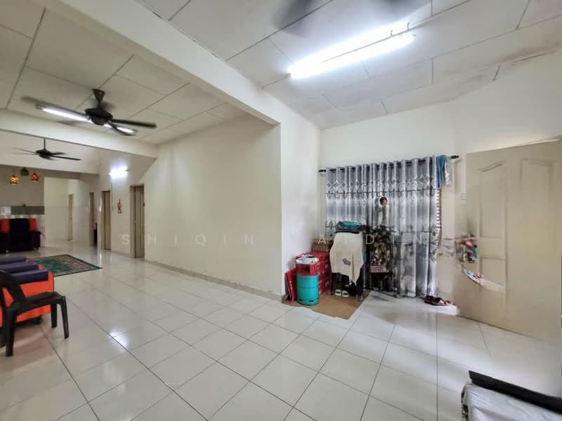 1-storey Terraced House for Sale in Taman Saujana Meru (Kapar) - Shiqin Saidin - Living Room - PropertyGuru.com.my