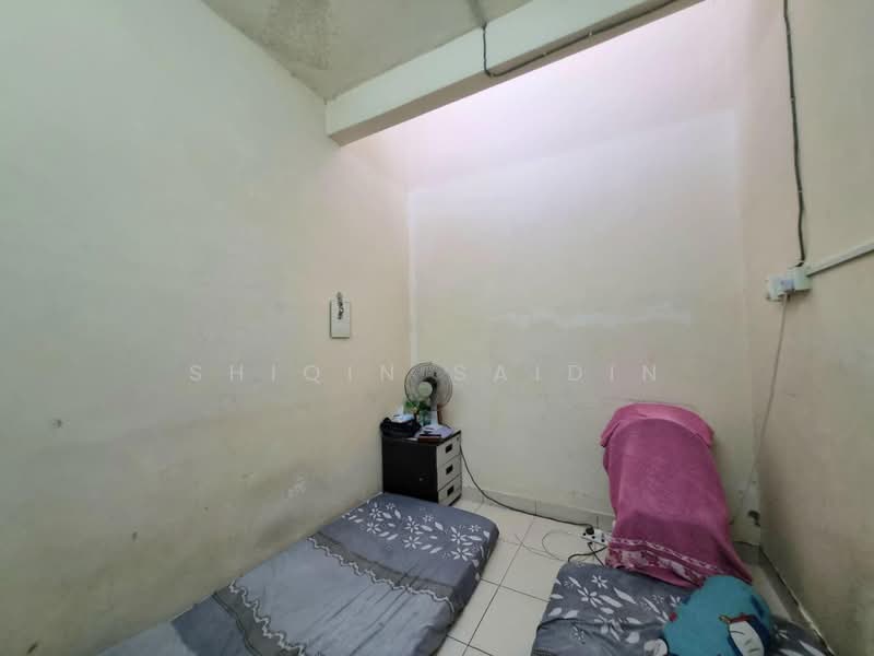 1-storey Terraced House for Sale in Taman Saujana Meru (Kapar) - Shiqin Saidin - Bedroom - PropertyGuru.com.my