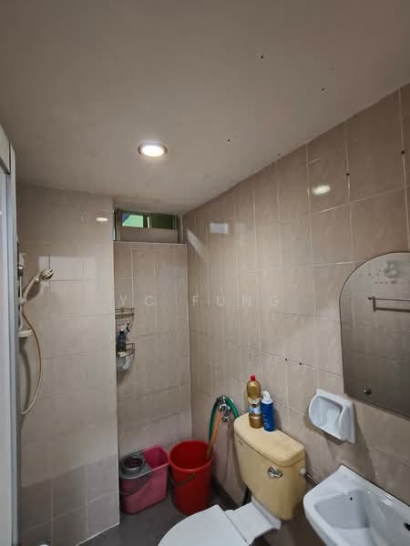 Pangsapuri untuk Disewa di Lake View Suites - YC Fung - Bathroom - PropertyGuru.com.my