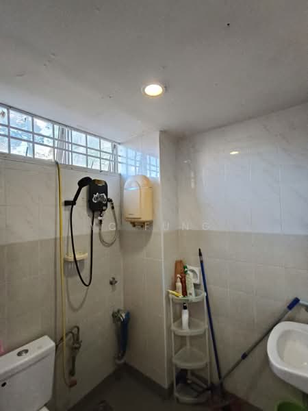 Pangsapuri untuk Disewa di Lake View Suites - YC Fung - Bathroom - PropertyGuru.com.my