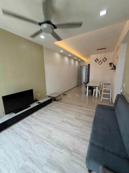 Servis Apartment untuk Disewa di Meridin Bayvue @ Sierra Perdana - YC Fung - Living Room - PropertyGuru.com.my