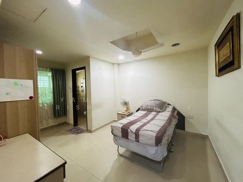 2-storey Terraced House for Sale in SS18 (Subang Jaya) - Yamuna Devi Krishnan Kutty - Downstairs Bedroom (1)  - PropertyGuru.com.my