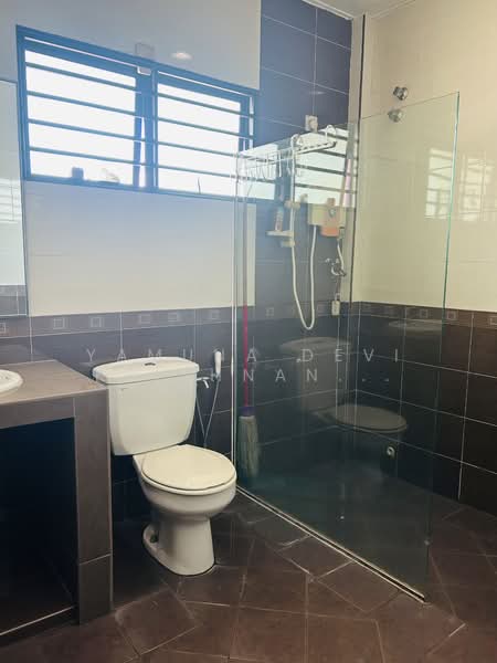 2-storey Terraced House for Sale in SS18 (Subang Jaya) - Yamuna Devi Krishnan Kutty - Master Bathroom (3)  - PropertyGuru.com.my