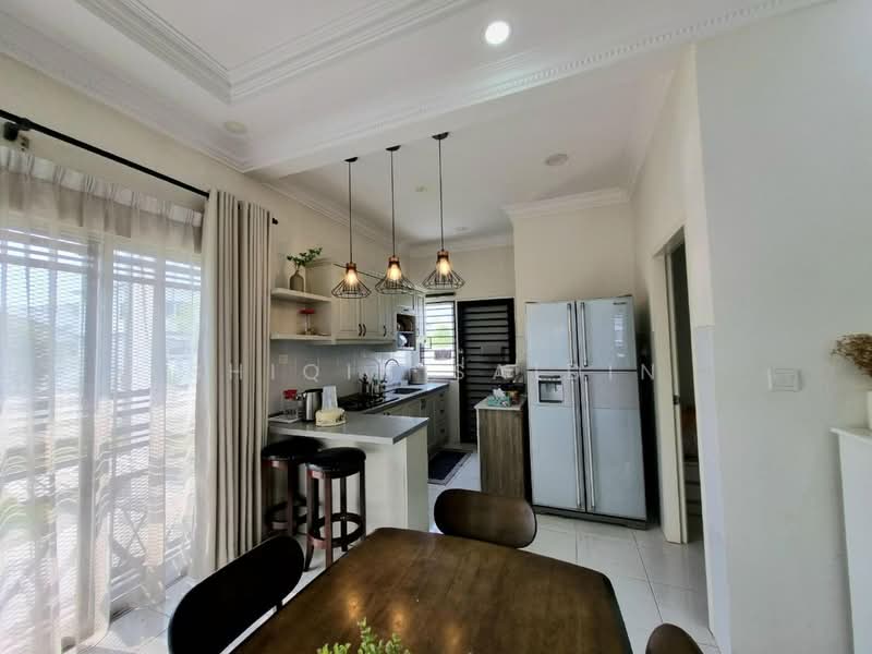 2-storey Terraced House for Sale in Bandar Puncak Alam (Puncak Alam) - Shiqin Saidin - Kitchen - PropertyGuru.com.my