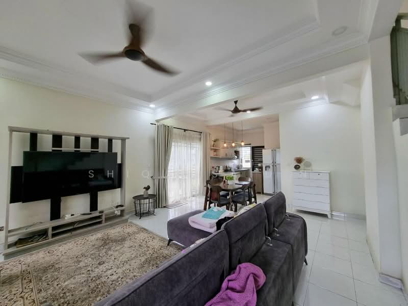 2-storey Terraced House for Sale in Bandar Puncak Alam (Puncak Alam) - Shiqin Saidin - Living Room - PropertyGuru.com.my
