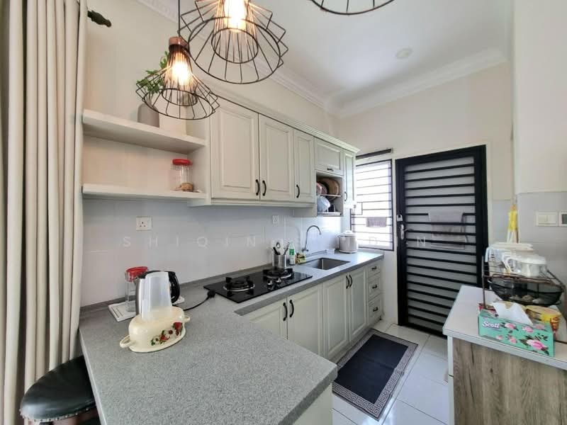 2-storey Terraced House for Sale in Bandar Puncak Alam (Puncak Alam) - Shiqin Saidin - Kitchen - PropertyGuru.com.my