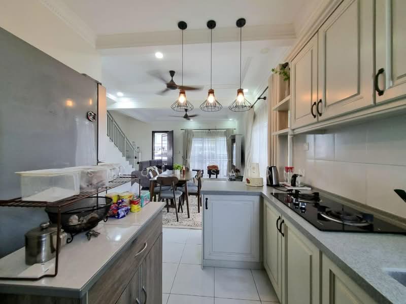 2-storey Terraced House for Sale in Bandar Puncak Alam (Puncak Alam) - Shiqin Saidin - Kitchen - PropertyGuru.com.my