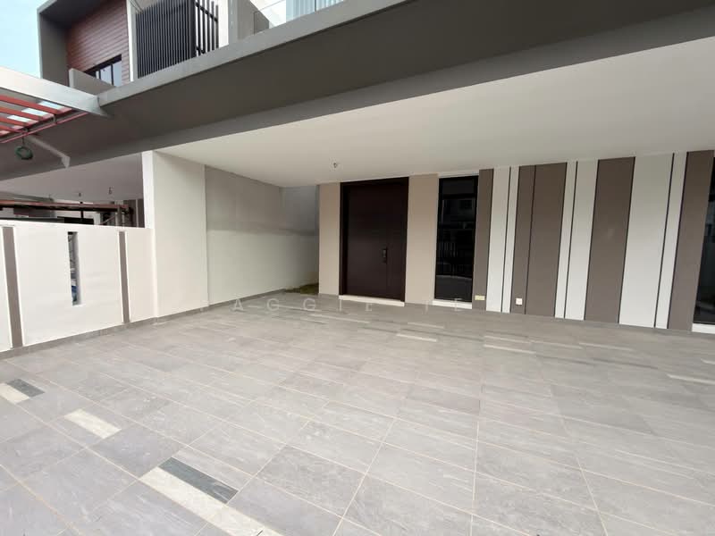 Rumah Berkembar untuk Dijual di Taman Sutera Utama (Skudai) - Paggie Tee - Exterior - PropertyGuru.com.my