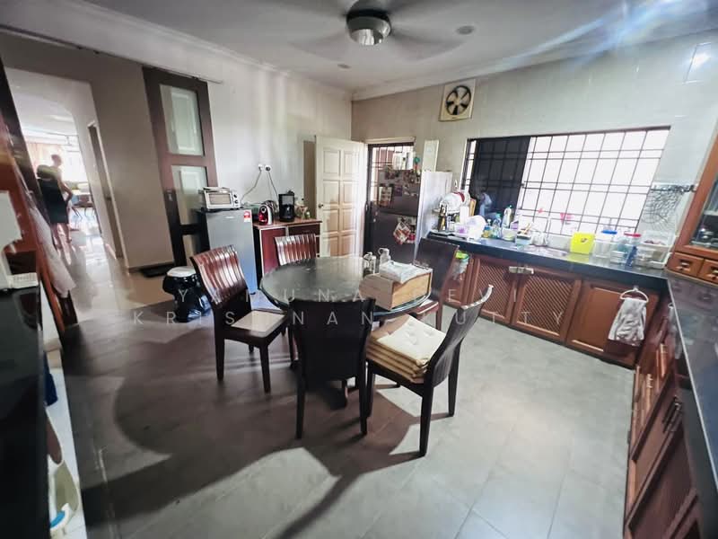 2-storey Terraced House for Sale in SS18 (Subang Jaya) - Yamuna Devi Krishnan Kutty - Kitchen - PropertyGuru.com.my