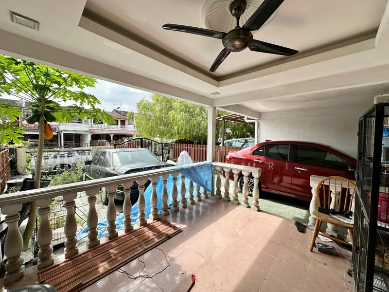 2-storey Terraced House for Sale in Petaling Jaya (Selangor) - Zaimah Zamri - Exterior - PropertyGuru.com.my