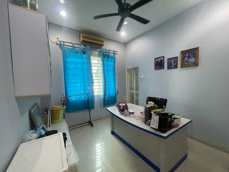 Rumah Berkembar untuk Dijual di Pulai Mutiara (Simpang Pulai) - Lucas Chen - Study - PropertyGuru.com.my