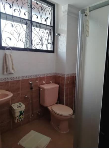Rumah Berkembar untuk Dijual di Bandar Sri Damansara (Selangor) - Ryan Tee - Bathroom - PropertyGuru.com.my