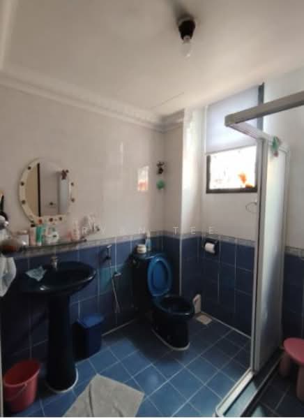 Rumah Berkembar untuk Dijual di Bandar Sri Damansara (Selangor) - Ryan Tee - Bathroom - PropertyGuru.com.my