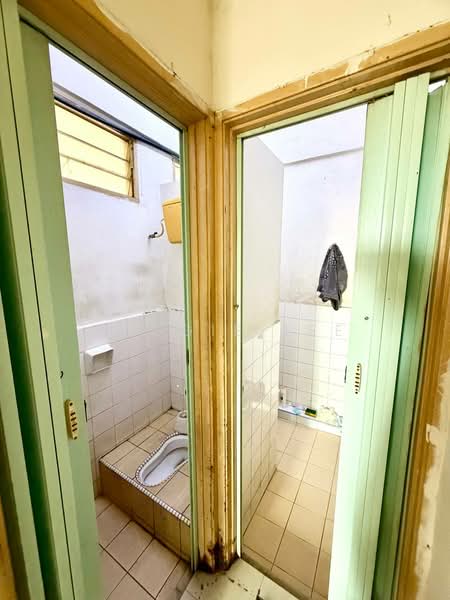 Flat for Sale at Flat Taman Perling - Paggie Tee - Bathroom - PropertyGuru.com.my