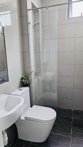 Servis Apartment untuk Disewa di PJ Midtown - Yamuna Devi Krishnan Kutty - Bathroom - PropertyGuru.com.my