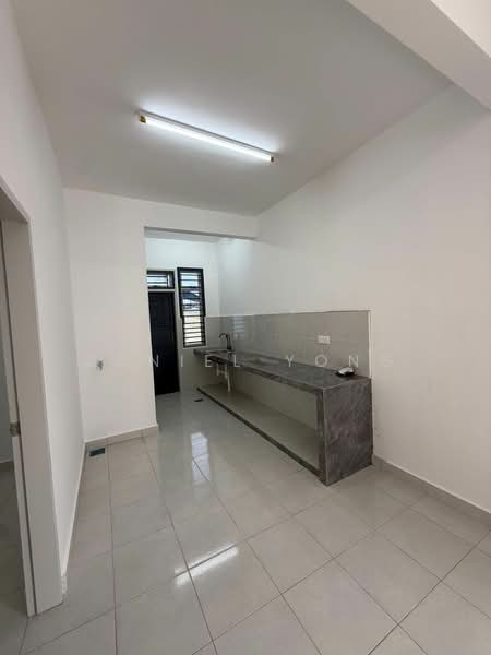 Rumah Teres untuk Dijual di Pasir Gudang (Johor) - Daniel Yong - Kitchen - PropertyGuru.com.my