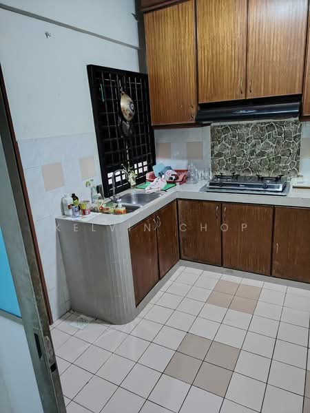 Apartment for Rent at Sri Impian Apartment - Kelvin Chop - Kitchen - PropertyGuru.com.my
