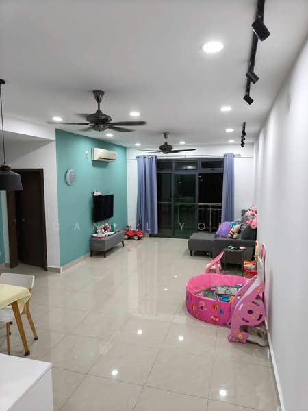 Service Residence for Sale at D'Secret Garden (Pangsapuri Kempas Indah) - Daniel Yong - Living Room - PropertyGuru.com.my