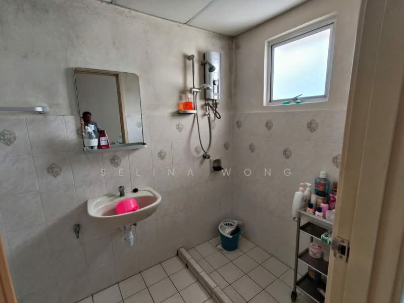 Condominium for Sale at Puncak Nusa Kelana - Selina Wong - Bathroom - PropertyGuru.com.my