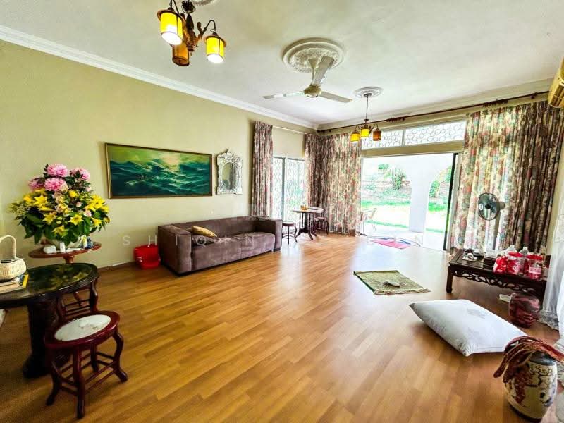 Rumah Banglo untuk Dijual di Seksyen 11 (Shah Alam) - Shiqin Saidin - Living Room - PropertyGuru.com.my