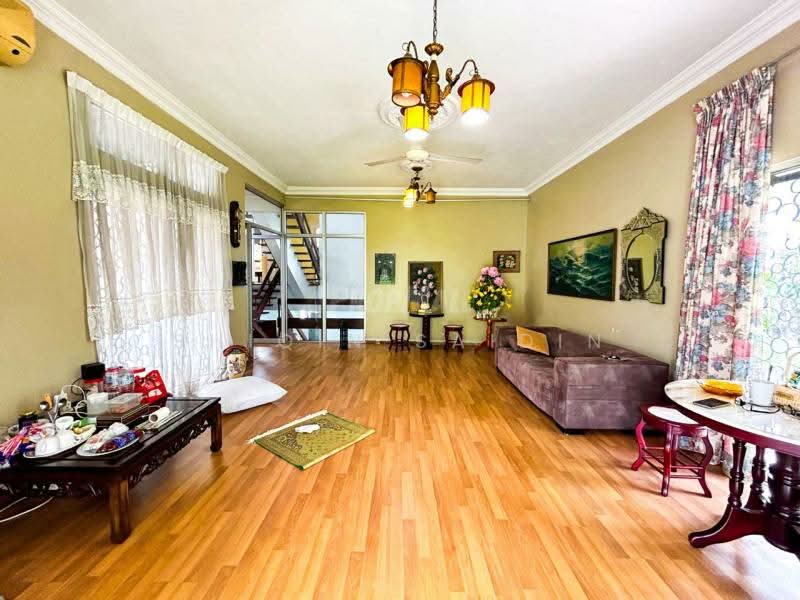 Rumah Banglo untuk Dijual di Seksyen 11 (Shah Alam) - Shiqin Saidin - Living Room - PropertyGuru.com.my
