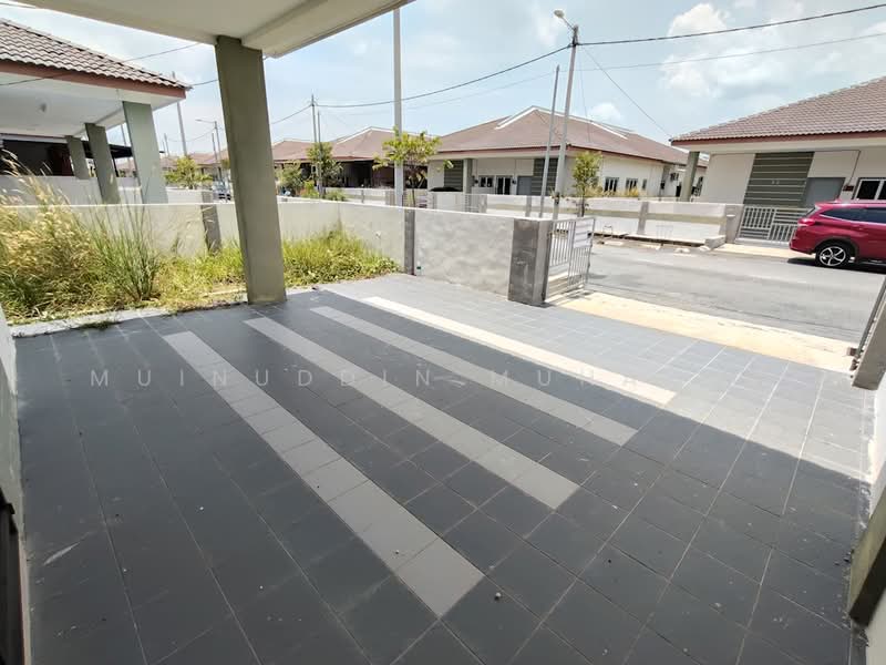 Cluster House for Sale in Sitiawan (Perak) - Muinuddin Muhamad - Exterior - PropertyGuru.com.my