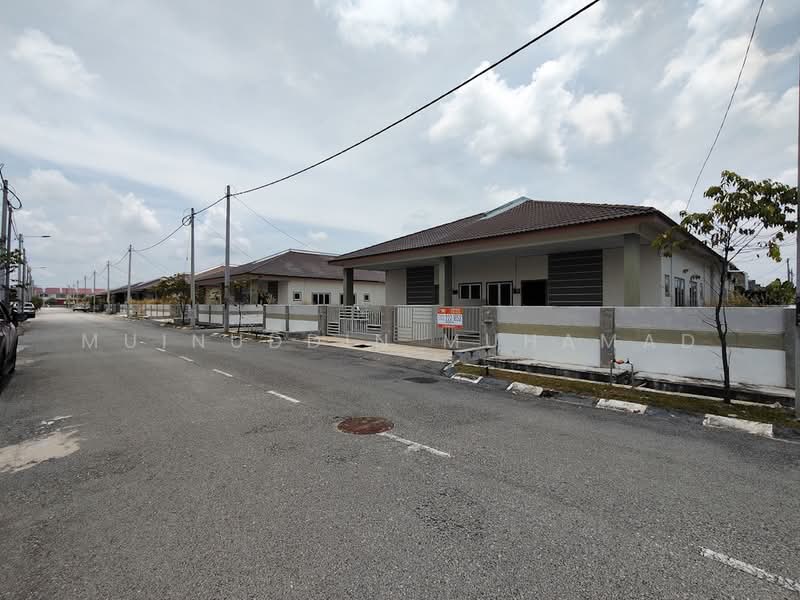 Cluster House for Sale in Sitiawan (Perak) - Muinuddin Muhamad - Exterior - PropertyGuru.com.my