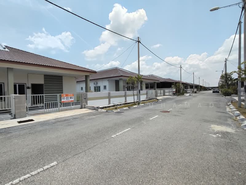 Cluster House for Sale in Sitiawan (Perak) - Muinuddin Muhamad - Exterior - PropertyGuru.com.my