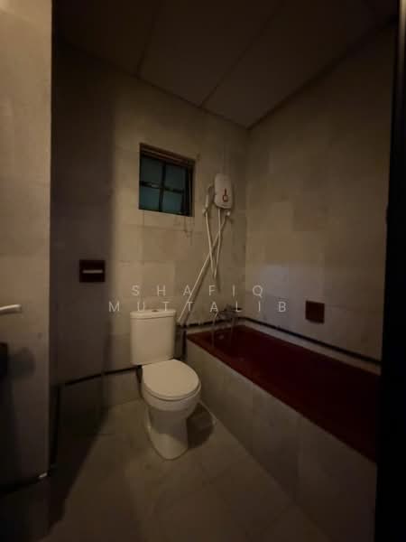 Condominium for Rent at Putra Indah Condominium - Shafiq Muttalib - Bathroom - PropertyGuru.com.my
