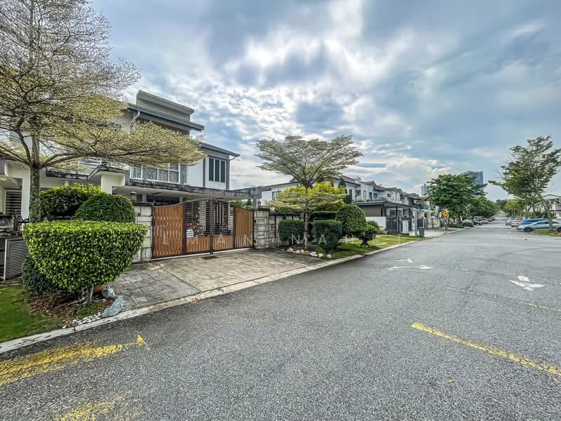2-storey Terraced House for Sale in D'alpinia (Puchong) - Ilman Nahri - Exterior - PropertyGuru.com.my