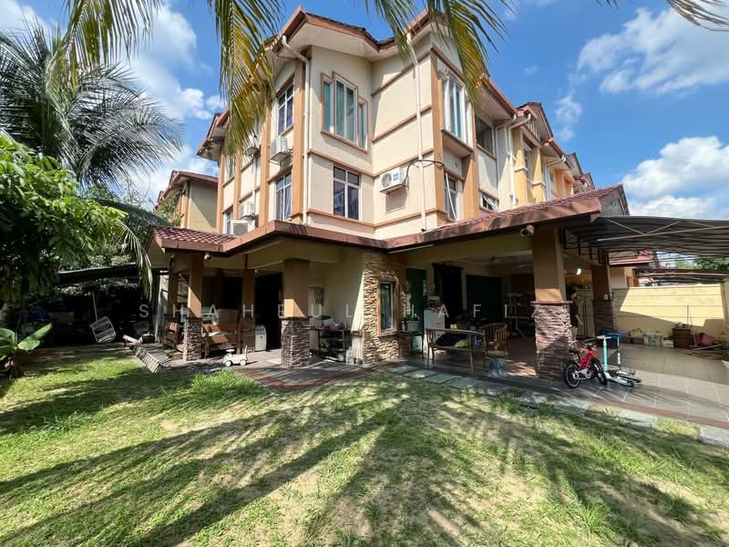 Rumah Teres 3 Tingkat untuk Dijual di Subang Bestari (Shah Alam) - Shahrul Hafizi - Exterior - PropertyGuru.com.my