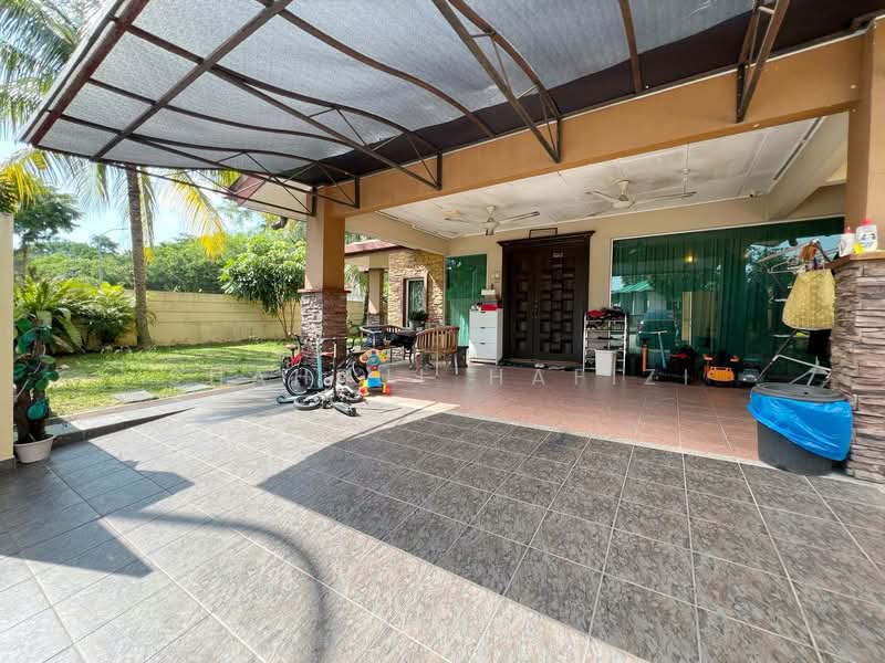 Rumah Teres 3 Tingkat untuk Dijual di Subang Bestari (Shah Alam) - Shahrul Hafizi - Exterior - PropertyGuru.com.my