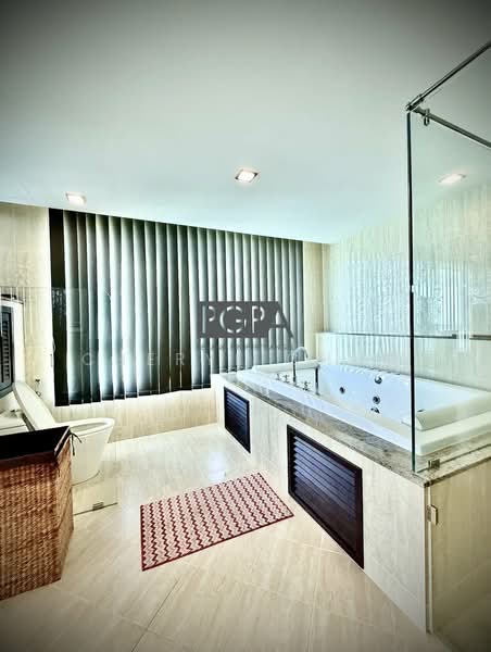 Kondominium untuk Dijual di The Cove Condominium - Cheryl Chng - Bathroom - PropertyGuru.com.my